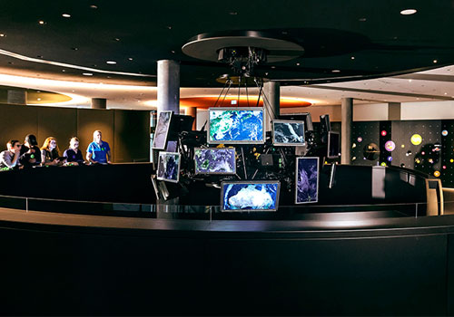 金融企業(yè)展廳設計效果圖欣賞